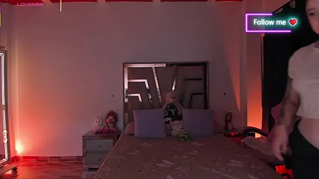 lunaarose online show from 05.12.26