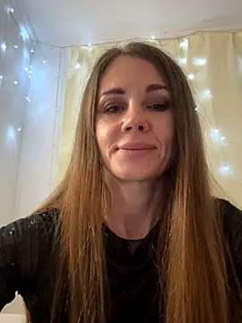 LucieMack online show from 10.16.25