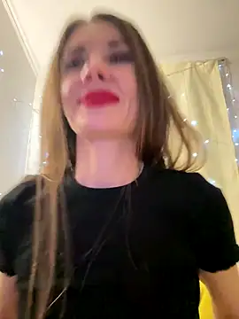 Snapshot of LucieMack chatting on 12.16.25 LucieMack online show from 12.16.25