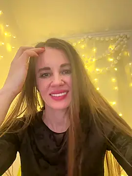 Snapshot of LucieMack chatting on 01.05.26 LucieMack online show from 01.05.26