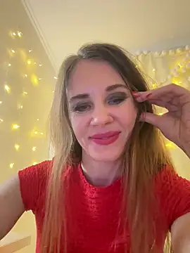 Snapshot of LucieMack chatting on 01.12.26 LucieMack online show from 01.12.26