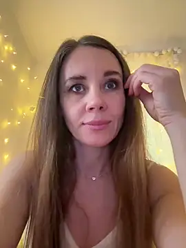 Snapshot of LucieMack chatting on 02.01.26 LucieMack online show from 02.01.26