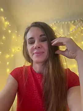 Snapshot of LucieMack chatting on 02.02.26 LucieMack online show from 02.02.26