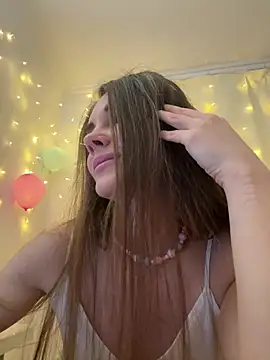 Snapshot of LucieMack chatting on 02.14.26 LucieMack online show from 02.14.26