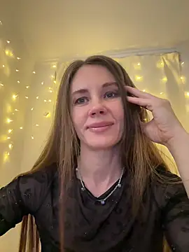 Snapshot of LucieMack chatting on 02.20.26 LucieMack online show from 02.20.26