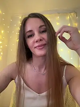 Snapshot of LucieMack chatting on 02.26.26 LucieMack online show from 02.26.26