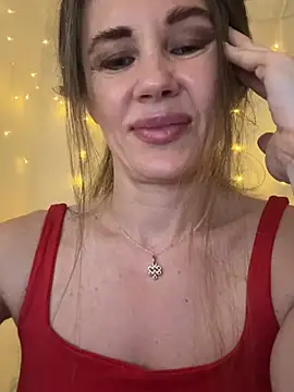 Snapshot of LucieMack chatting on 07.12.26 LucieMack online show from 07.12.26