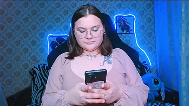 Snapshot of InLoveWithLife26 chatting on 09.29.25 InLoveWithLife26 online show from 09.29.25