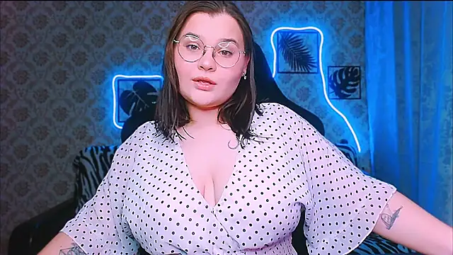 Snapshot of InLoveWithLife26 chatting on 11.05.25 InLoveWithLife26 online show from 11.05.25