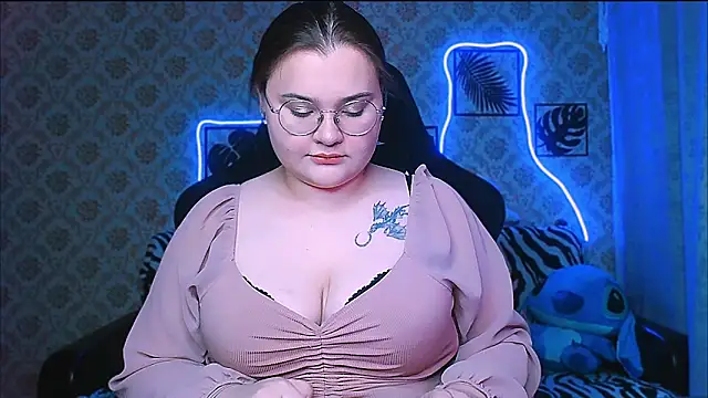 Snapshot of InLoveWithLife26 chatting on 11.16.25 InLoveWithLife26 online show from 11.16.25