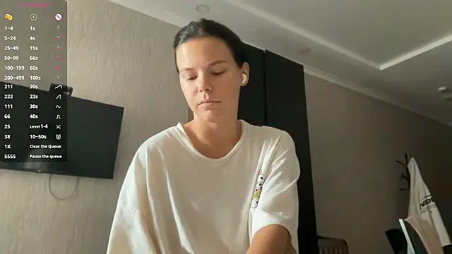 Snapshot of MaydaCornwall chatting on 09.11.25 MaydaCornwall online show from 09.11.25