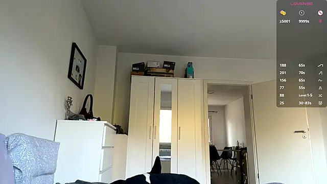 Snapshot of MaydaCornwall chatting on 09.28.25 MaydaCornwall online show from 09.28.25