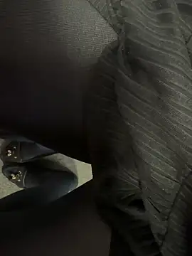 HiddenHoneyLDN online show from 09.19.25