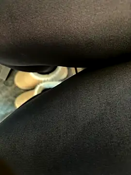 HiddenHoneyLDN online show from 10.04.25