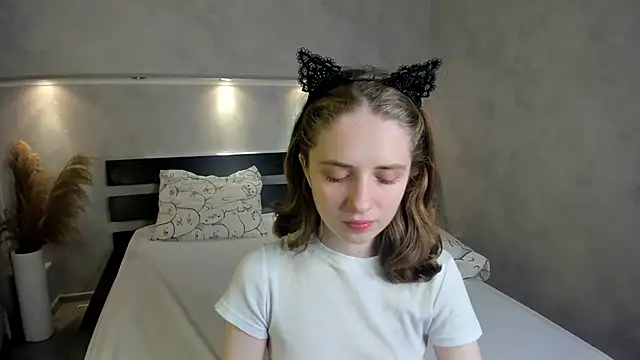 Camilla Kelly online show from 10.06.25