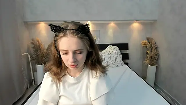 Camilla Kelly online show from 10.23.25