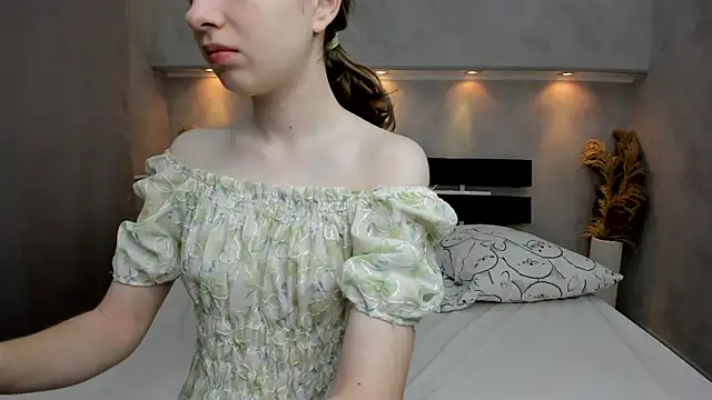 Camilla Kelly online show from 11.16.25