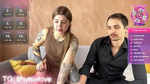 Snapshot of VelvetMiley chatting on 11.29.25 VelvetMiley online show from 11.29.25