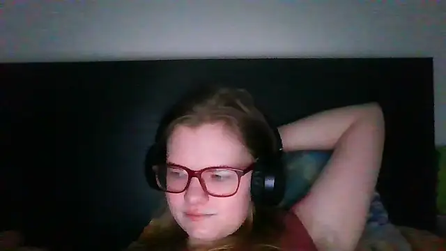 Moonolighta online show from 12.19.25