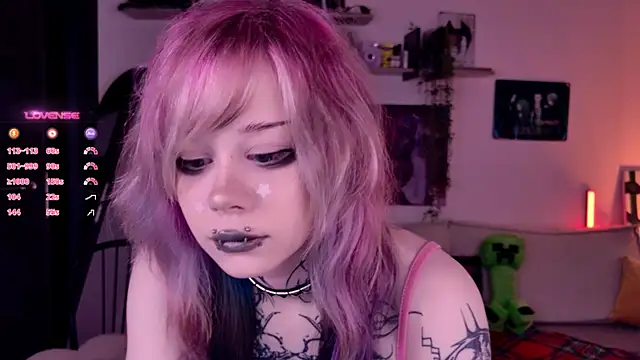 Lollyshy online show from 11.04.25