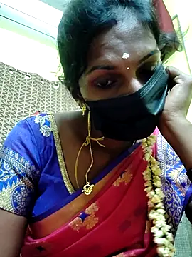 Snapshot of Honey_rosetamil chatting on 10.28.25 Honey rosetamil online show from 10.28.25