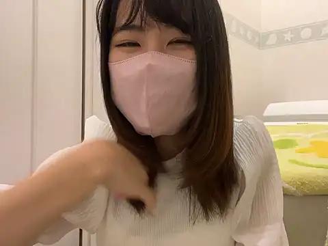 Snapshot of sora_033 chatting on 10.04.25 sora 033 online show from 10.04.25