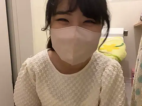 Snapshot of sora_033 chatting on 10.21.25 sora 033 online show from 10.21.25