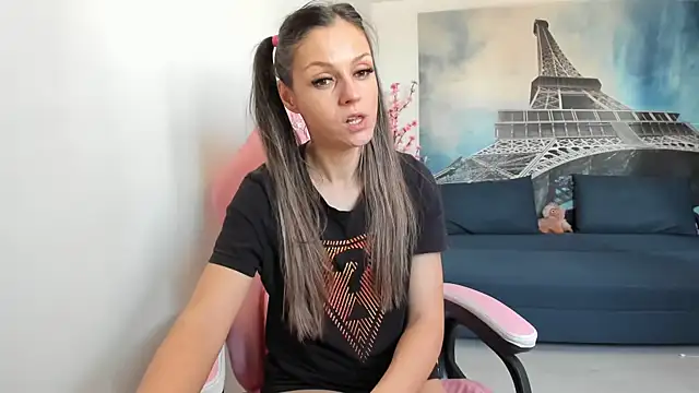 Snapshot of RheaEtthan chatting on 03.15.26 RheaEtthan online show from 03.15.26