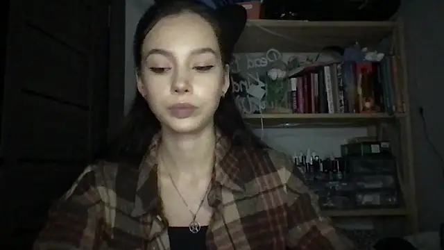 Snapshot of Yuna5343 chatting on 09.13.25 Yuna5343 online show from 09.13.25