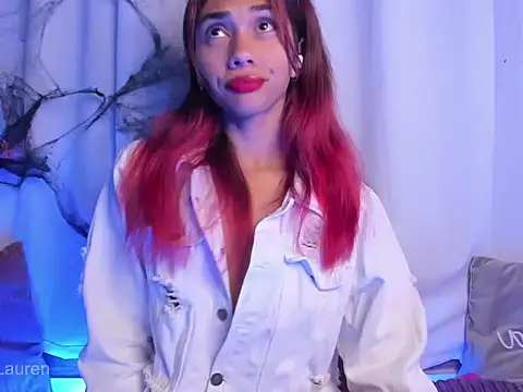 Laurenn 2 online show from 10.25.25