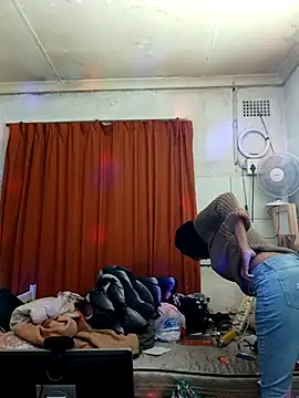 Snapshot of Juicy_Candy-Reloaded chatting on 11.15.25 Juicy Candy-Reloaded online show from 11.15.25