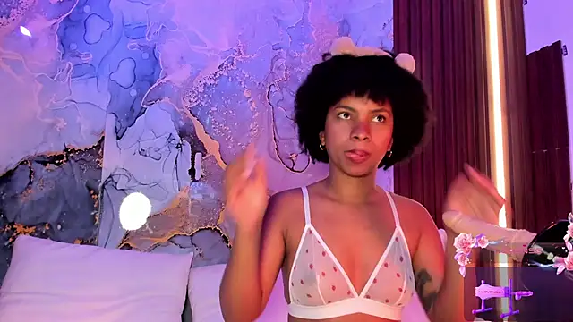 Lolalewis777 online show from 09.21.25