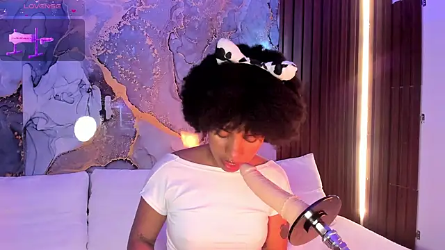 Lolalewis777 online show from 10.07.25