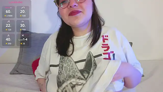 Snapshot of Gaby99_ chatting on 10.01.25 Gaby99 online show from 10.01.25