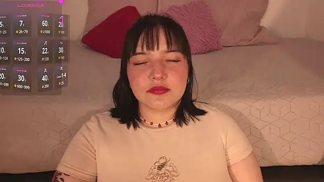 Snapshot of Gaby99_ chatting on 10.21.25 Gaby99 online show from 10.21.25