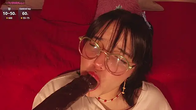 Snapshot of Gaby99_ chatting on 11.18.25 Gaby99 online show from 11.18.25