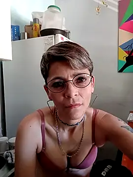 Snapshot of Lulypsicologasexual chatting on 10.19.25 Lulypsicologasexual online show from 10.19.25