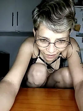 Snapshot of Lulypsicologasexual chatting on 10.20.25 Lulypsicologasexual online show from 10.20.25