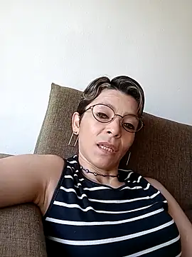 Snapshot of Lulypsicologasexual chatting on 11.30.25 Lulypsicologasexual online show from 11.30.25