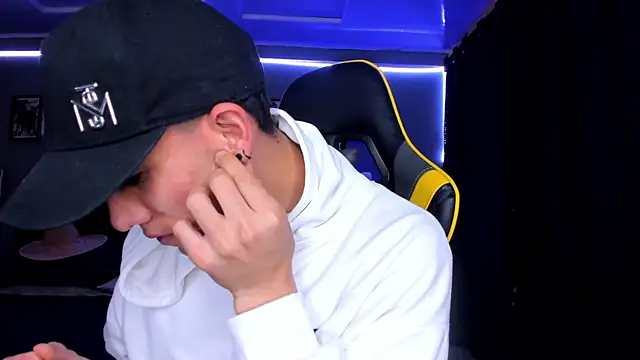 alexgiraldo   online show from 09.28.25