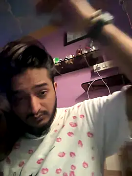 Snapshot of seenu2101 chatting on 10.24.25 seenu2101 online show from 10.24.25