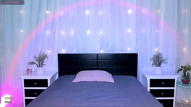 Evolet Bee online show from 02.21.26