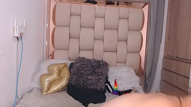 emarosse1 online show from 11.30.25