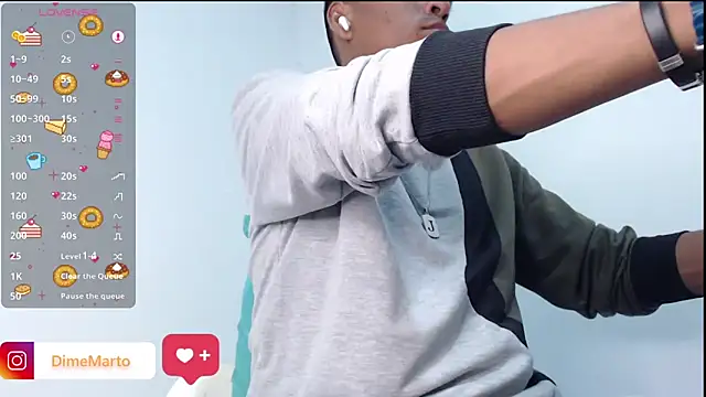 Snapshot of mike_black_22 chatting on 11.23.25 mike black 22 online show from 11.23.25