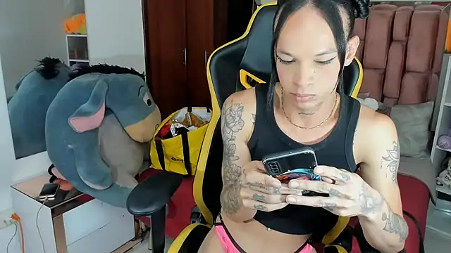 sara slut21 online show from 11.24.25