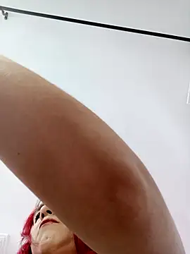 Snapshot of kim7_ chatting on 09.16.25 kim7 online show from 09.16.25