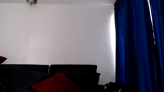 Snapshot of evilheart_69 chatting on 10.24.25 evilheart 69 online show from 10.24.25