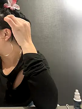 Emily Rivers  online show from 10.22.25