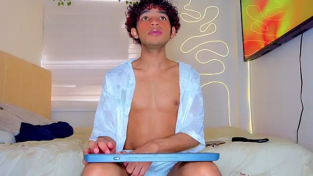 Snapshot of Aaron_Wiinter chatting on 09.23.25 Aaron Wiinter online show from 09.23.25