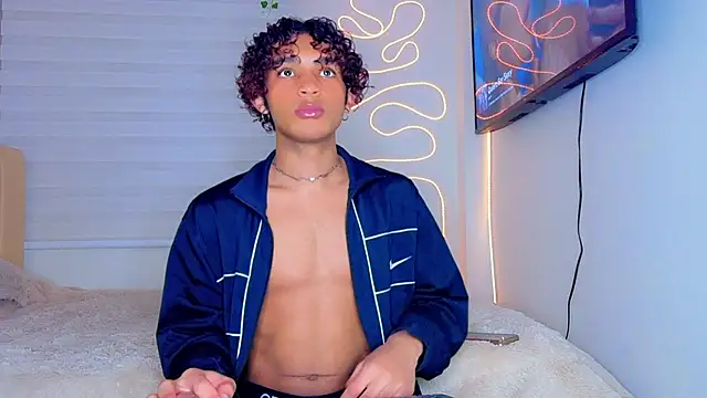 Snapshot of Aaron_Wiinter chatting on 10.27.25 Aaron Wiinter online show from 10.27.25